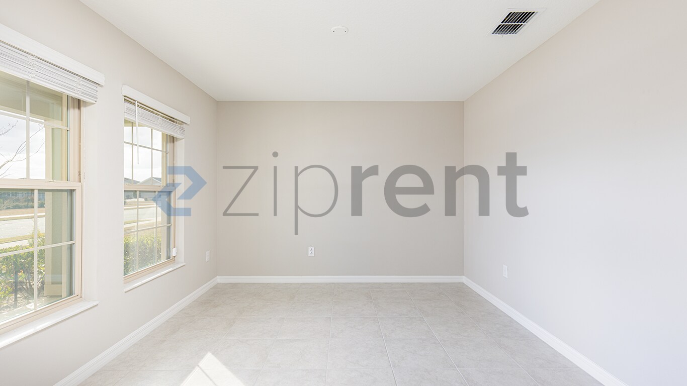 Building Photo - 5721 SW 92nd Pl