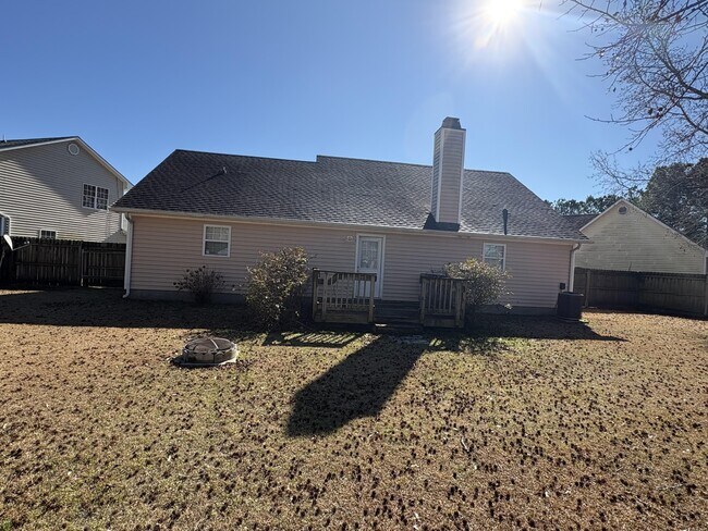 Building Photo - 418 Eucalyptus Ln