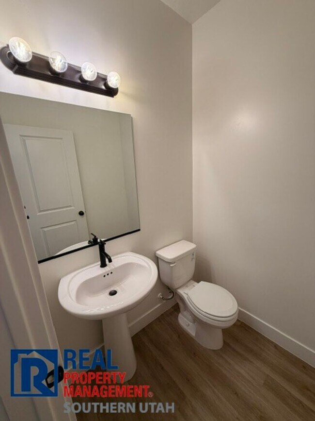 Building Photo - 5659 S Duel Ln