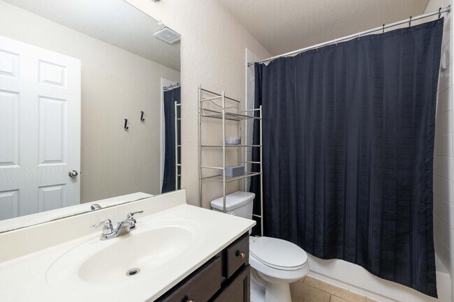 Building Photo - 11515 N Peak