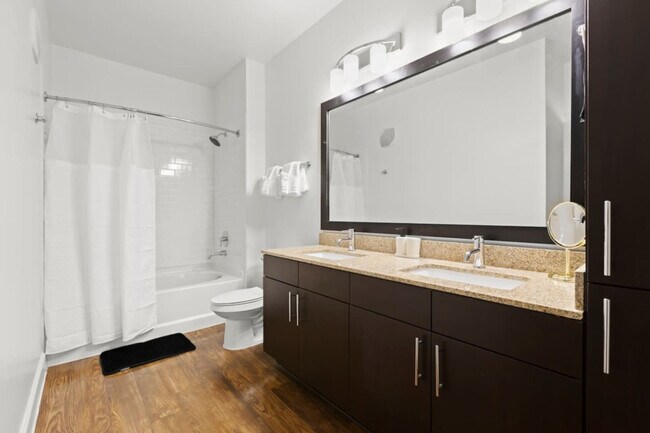 Building Photo - 5250 Town and Country Blvd