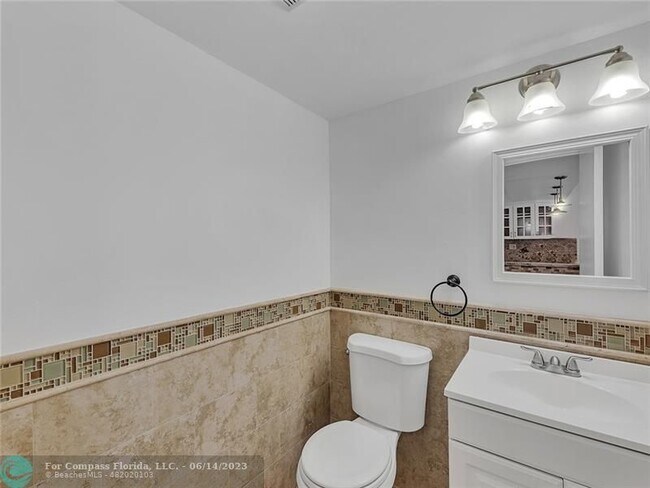 Building Photo - 3287 NW 44th St
