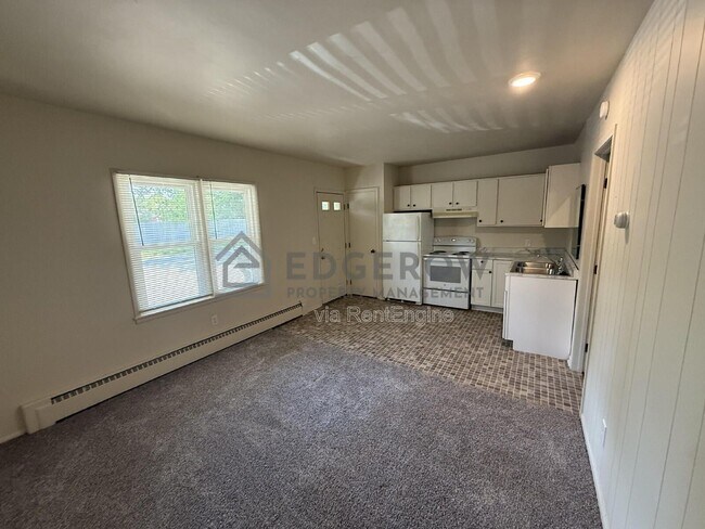 Building Photo - 13827 Ironwood Dr NW