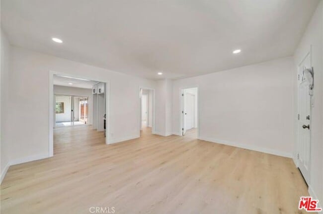 Building Photo - 338 S 3rd Ave