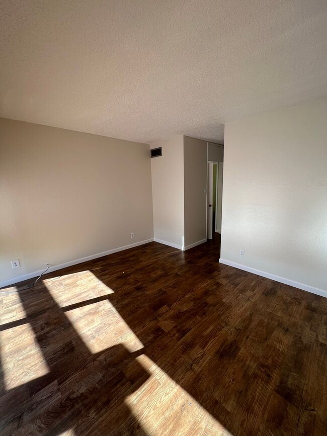 Building Photo - 100 N Arlington Ave