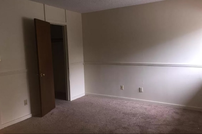 Building Photo - 3134 Tyndall Dr