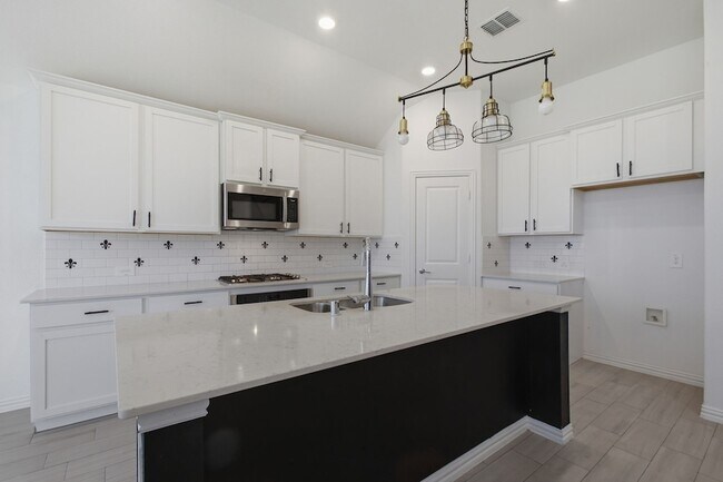 Building Photo - 700 Pistachio Pkwy