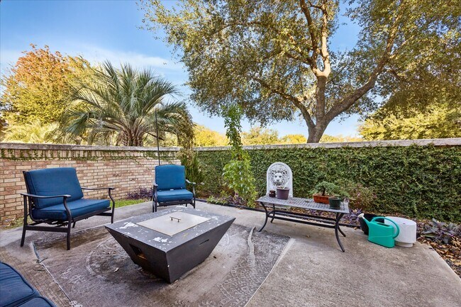 Building Photo - 6426 E Linpar Ct