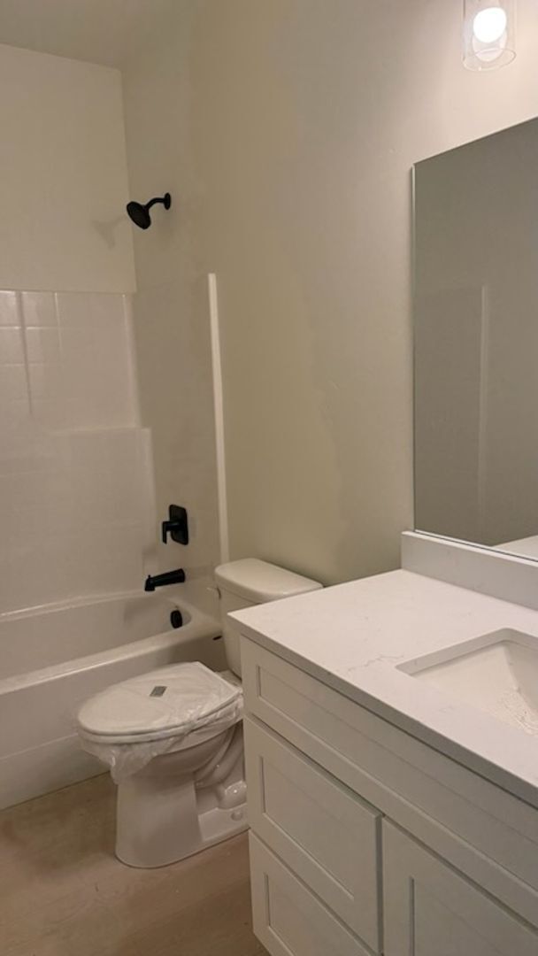 Building Photo - Duplex in CDA !