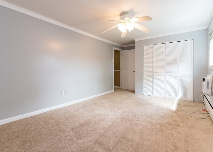 Master bedroom - 52 Wilson Dr