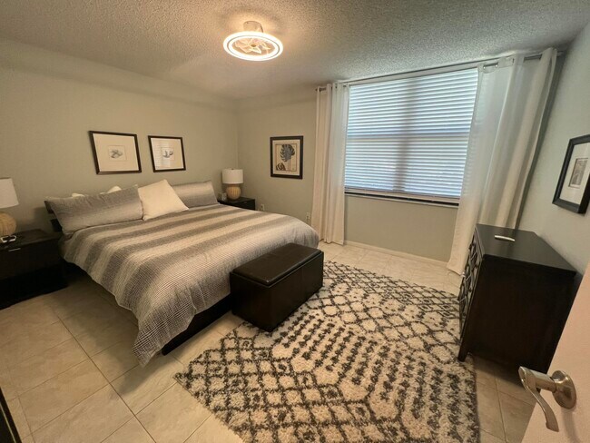 Building Photo - 2025 Lavers Cir