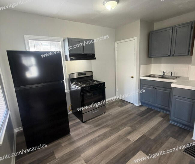 Building Photo - Newly Renovated 2-Bedroom • 1-Bathroom Home