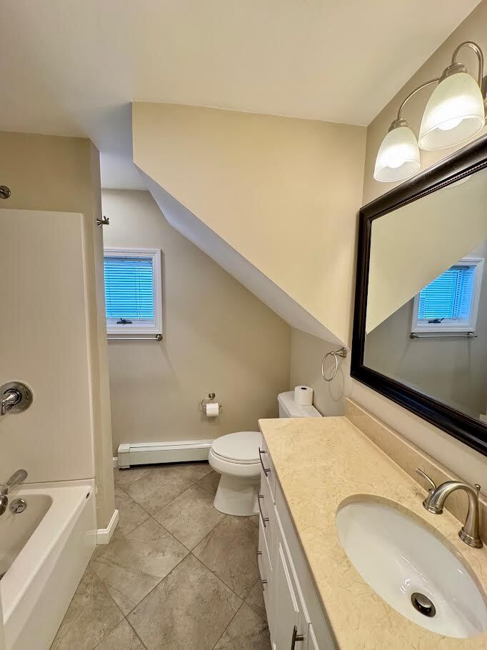 Building Photo - 48 Dane St