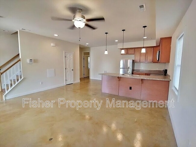 Building Photo - 2413 Carrington St