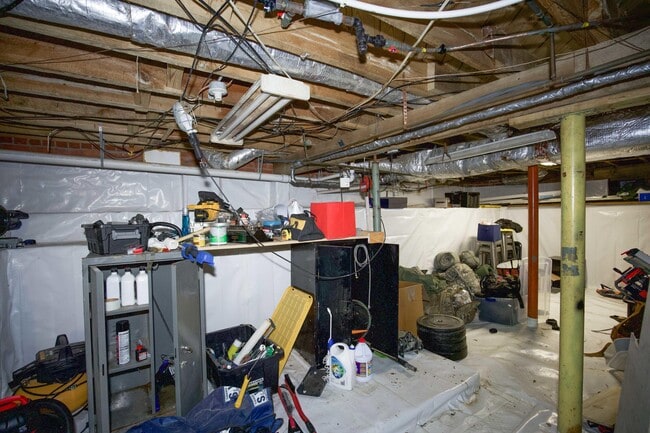 Building Photo - 325 Midland Rd