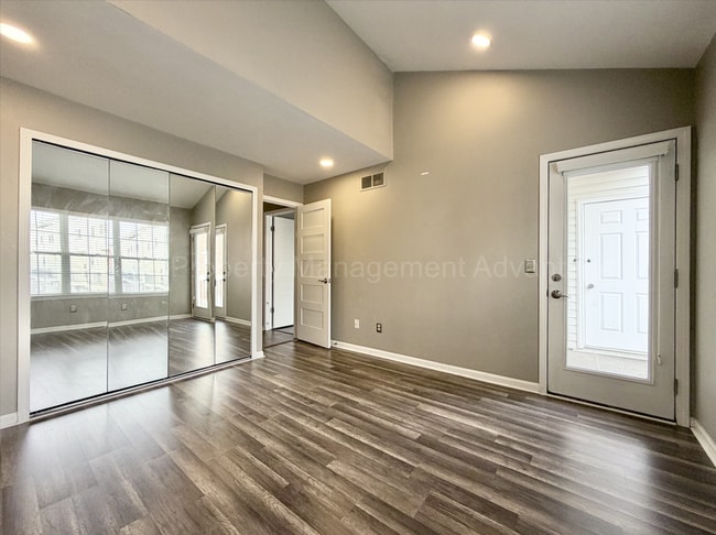 Building Photo - Modern 2-Bedroom Condo Near Everything in Downtown Royal Oak