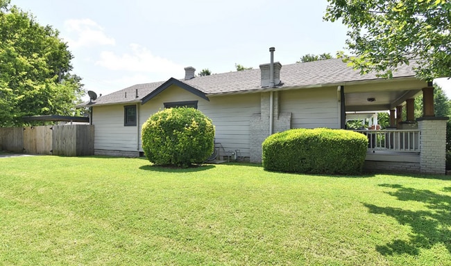 Building Photo - Midtown 2-bed, 2-bath Available Mid August!