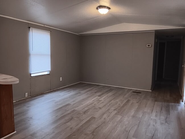 Building Photo - 175 Cypress Ln