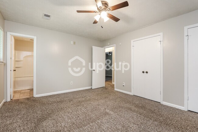 Building Photo - Fantastic 3bd/2ba home! Let yourself in!