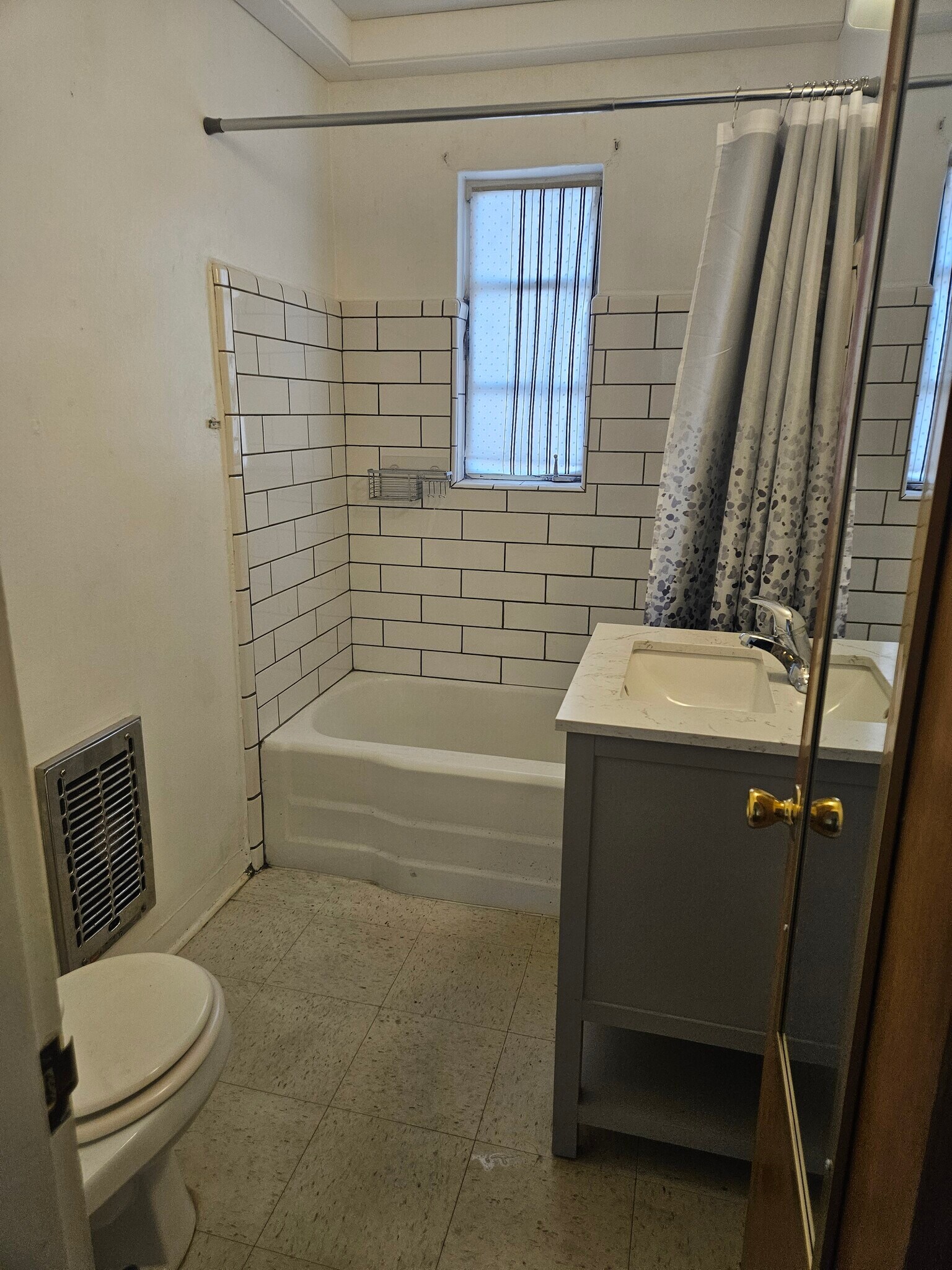 Bathroom - 633 San Pedro Dr SE