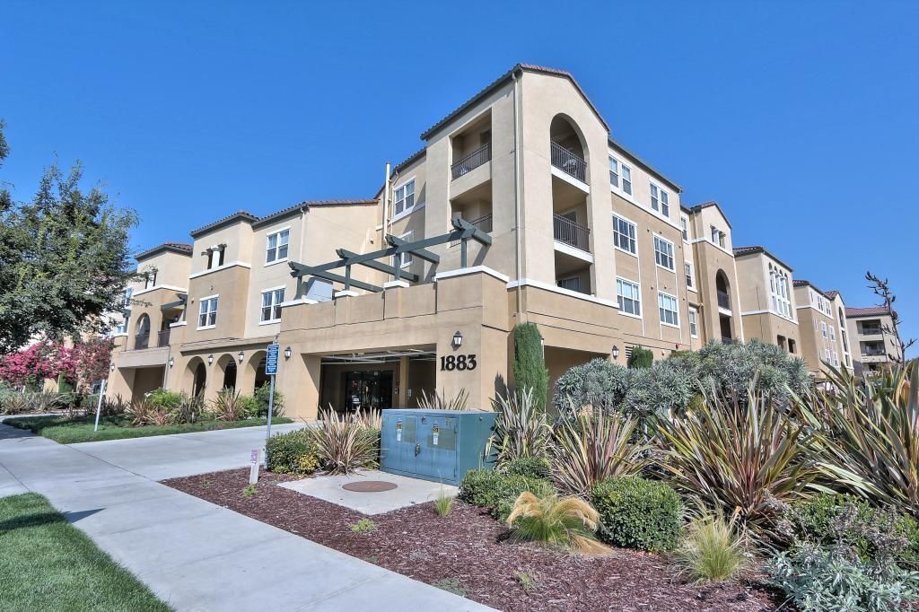 Building front - 1883 Agnew Rd