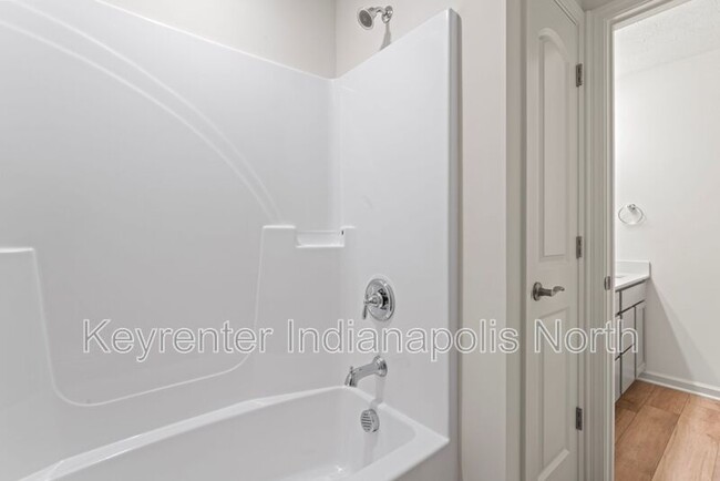Building Photo - 9738 Behner Dr