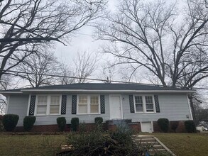 Building Photo - 122 Highland Dr