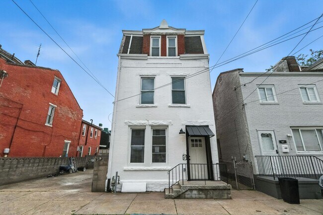 Building Photo - Luxury Rental - Southside Flats