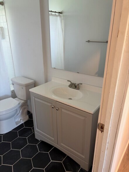 Building Photo - 8608 SE Bybee Blvd