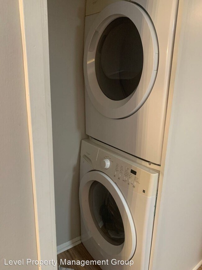 Building Photo - 1 br, 1 bath House - 106 Golf Terrace