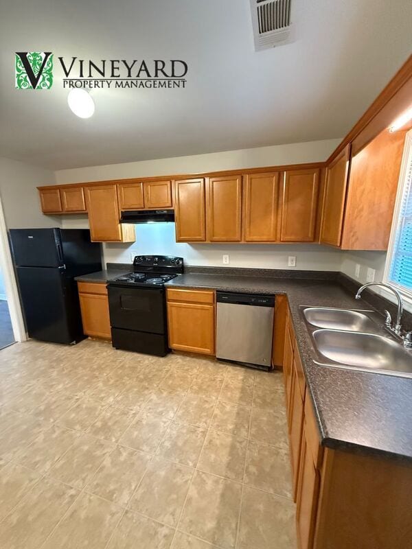 Building Photo - 17 Paige St