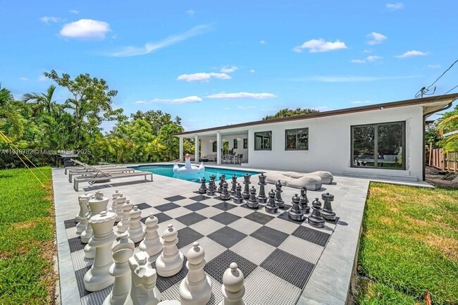 Building Photo - 305 NW 124th St