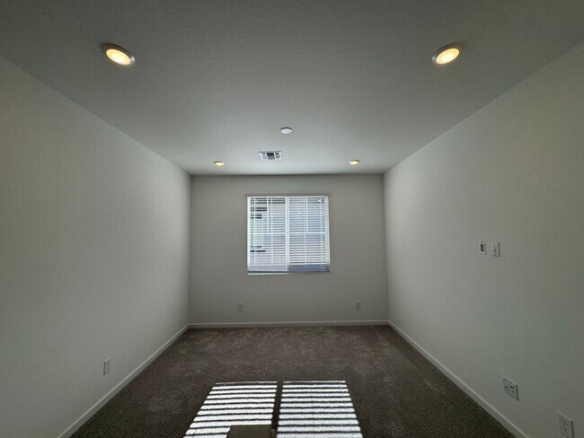 Building Photo - 26331 N 24th Gln
