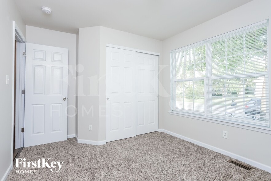 Building Photo - 25 Landon Way Ct