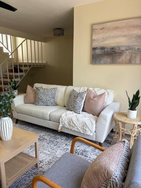 Building Photo - 6910 Hart Ln