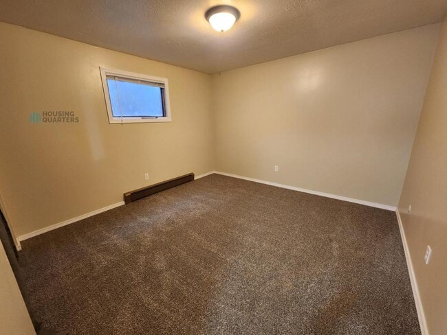 Building Photo - 2014 W Broadway Ave