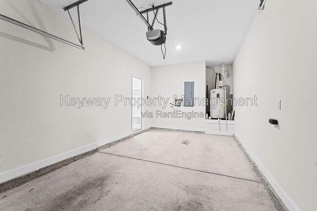Building Photo - 331 Sumac Trail