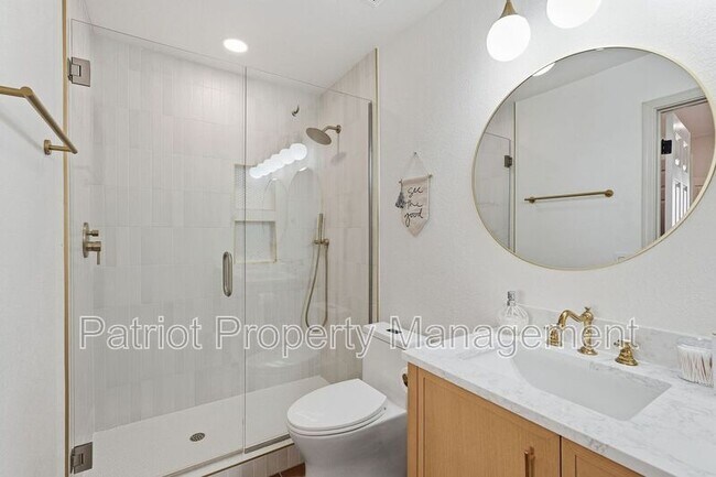 Building Photo - 9708-9708 E Vía Linda