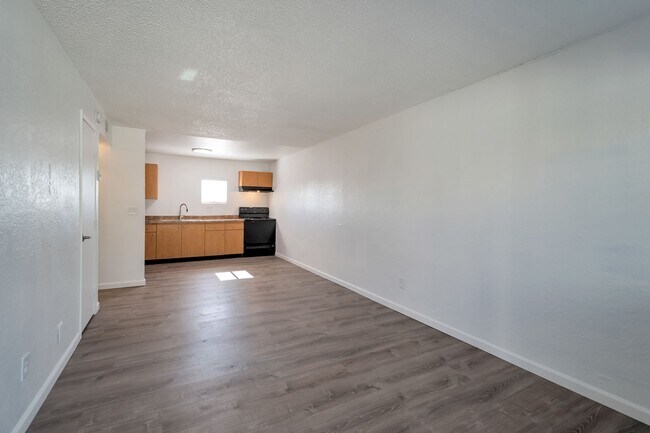 Building Photo - Starlight Apartments