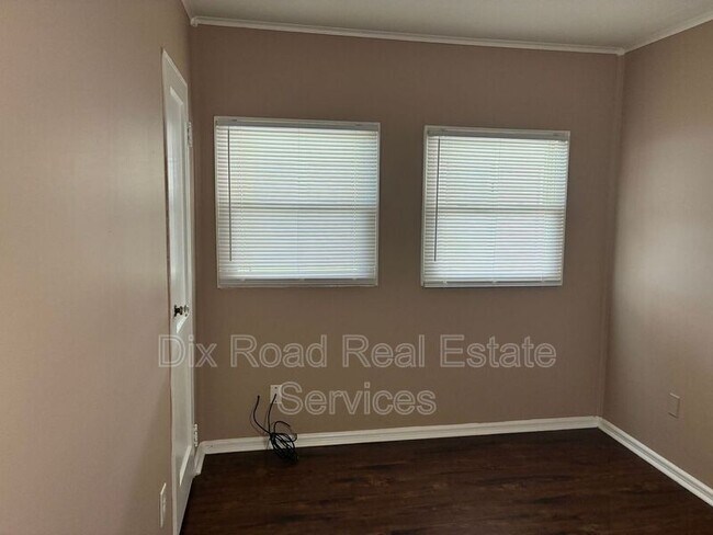 Building Photo - 1003 Sorg Pl