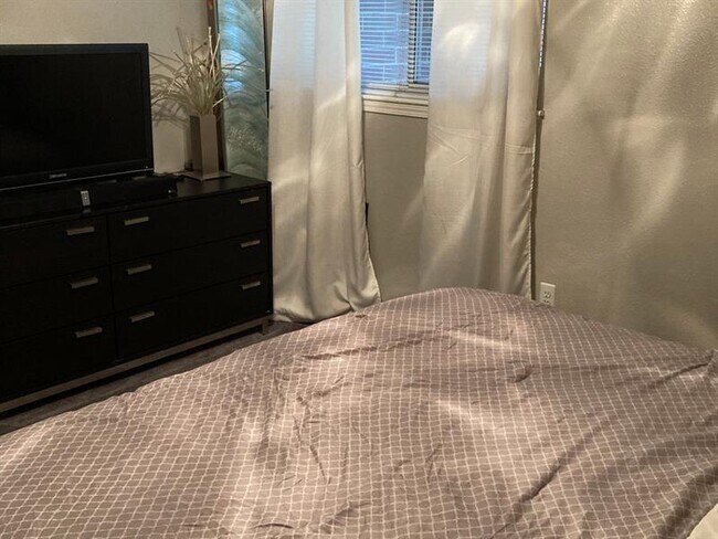 Building Photo - 385 Ralph McGill Blvd NE