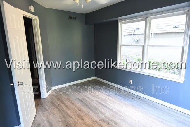 Building Photo - 745 Pacific Ave