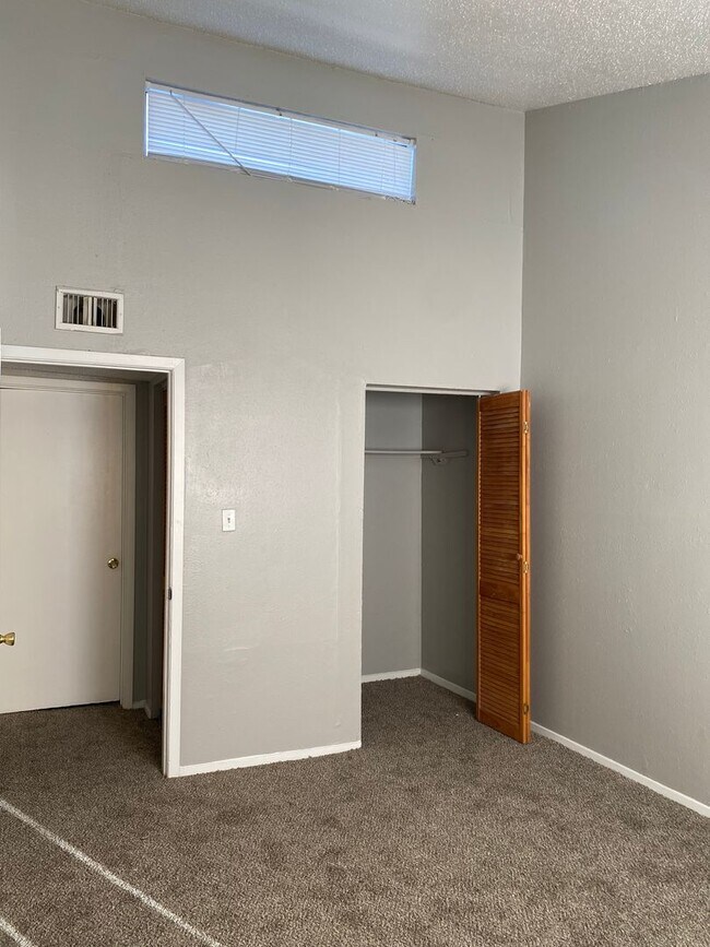 Building Photo - BRIGHTWAY MANOR APARTMENTS |Spacious 1-Bedroom
