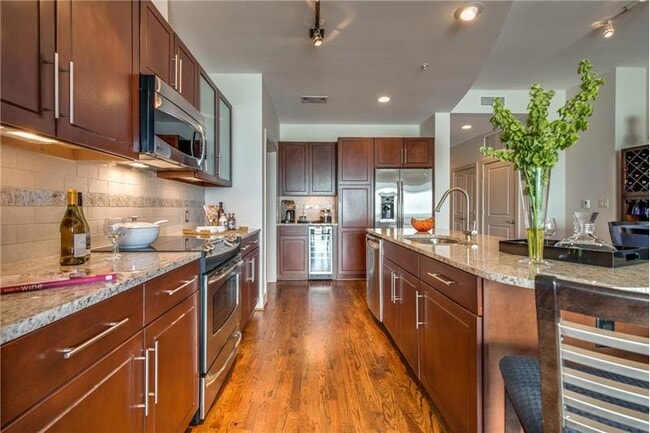 Building Photo - 1401 McKinney St