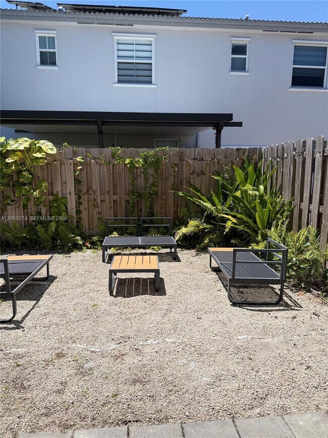 Building Photo - 1756 SE 26th Rd