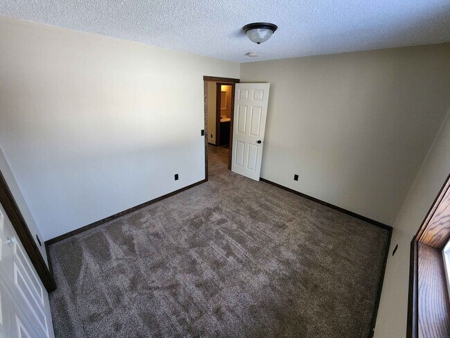 Building Photo - 1054/1056 Zephyr