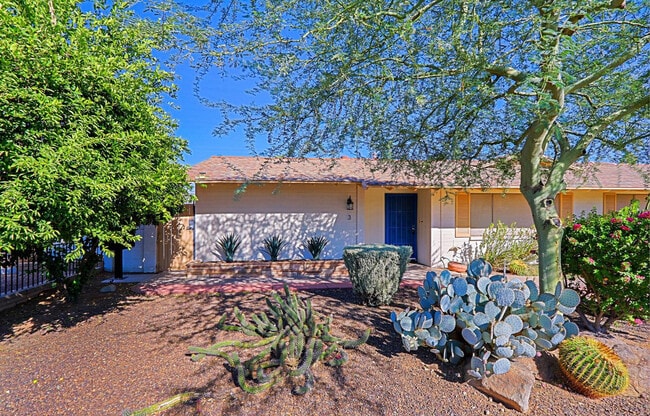 Building Photo - 6203 N 12th Pl