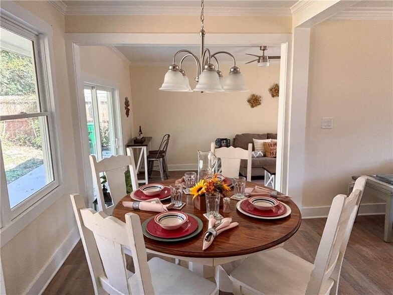 Building Photo - 1912 Canmont Dr NE