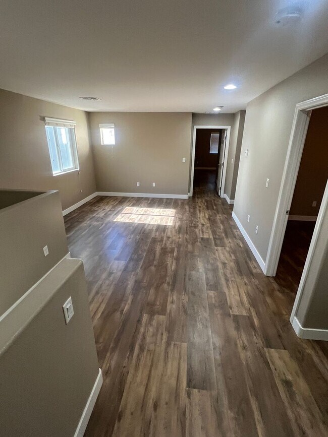 Building Photo - Located in the Southwest 3 Bed | 2.5 Bath | Loft | 2-Car Garage spacious backyard