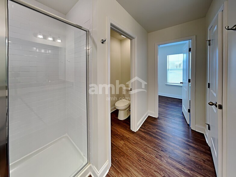 Building Photo - 8105 Brookbend Dr